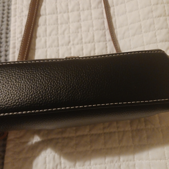 Black Soft Shoulder Purse Crossbody Two Zipper Compartments - Picture 10 of 13